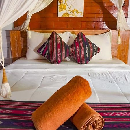 La Nusa Homestay RedPartner Toyapakeh Exterior foto
