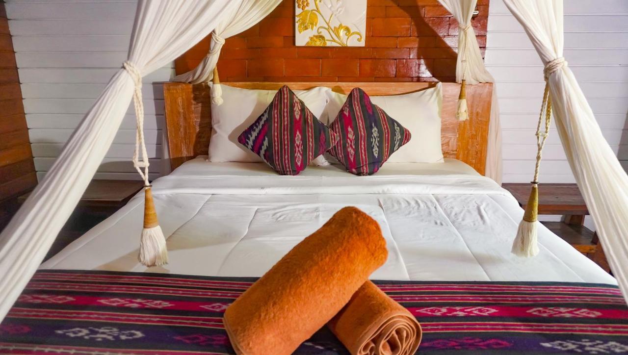 La Nusa Homestay RedPartner Toyapakeh Exterior foto