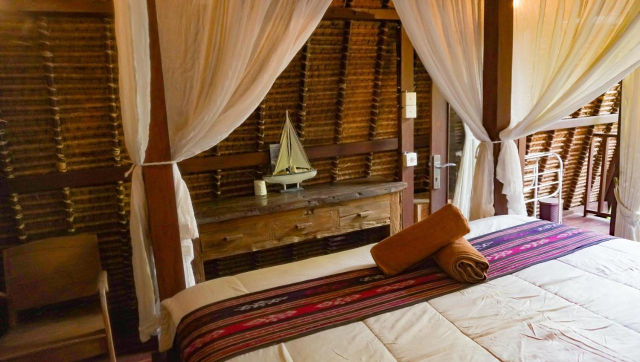 La Nusa Homestay RedPartner Toyapakeh Exterior foto