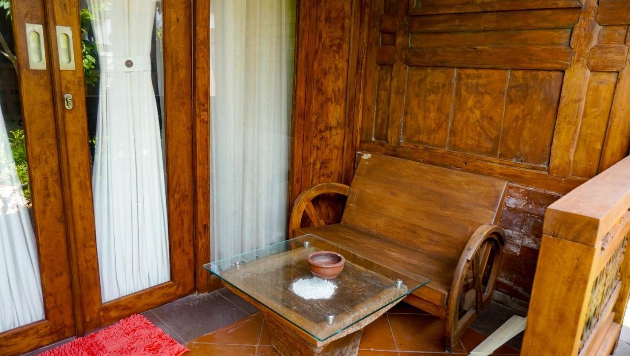 La Nusa Homestay RedPartner Toyapakeh Exterior foto
