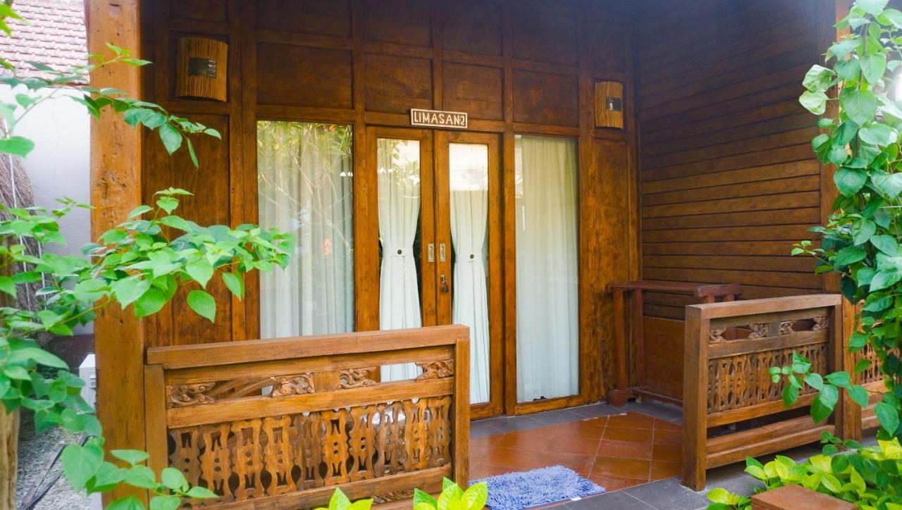 La Nusa Homestay RedPartner Toyapakeh Exterior foto