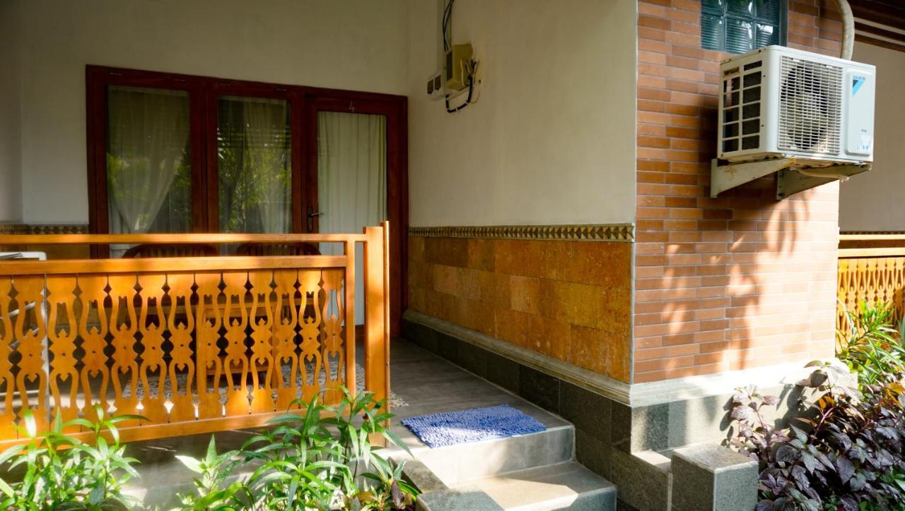 La Nusa Homestay RedPartner Toyapakeh Exterior foto