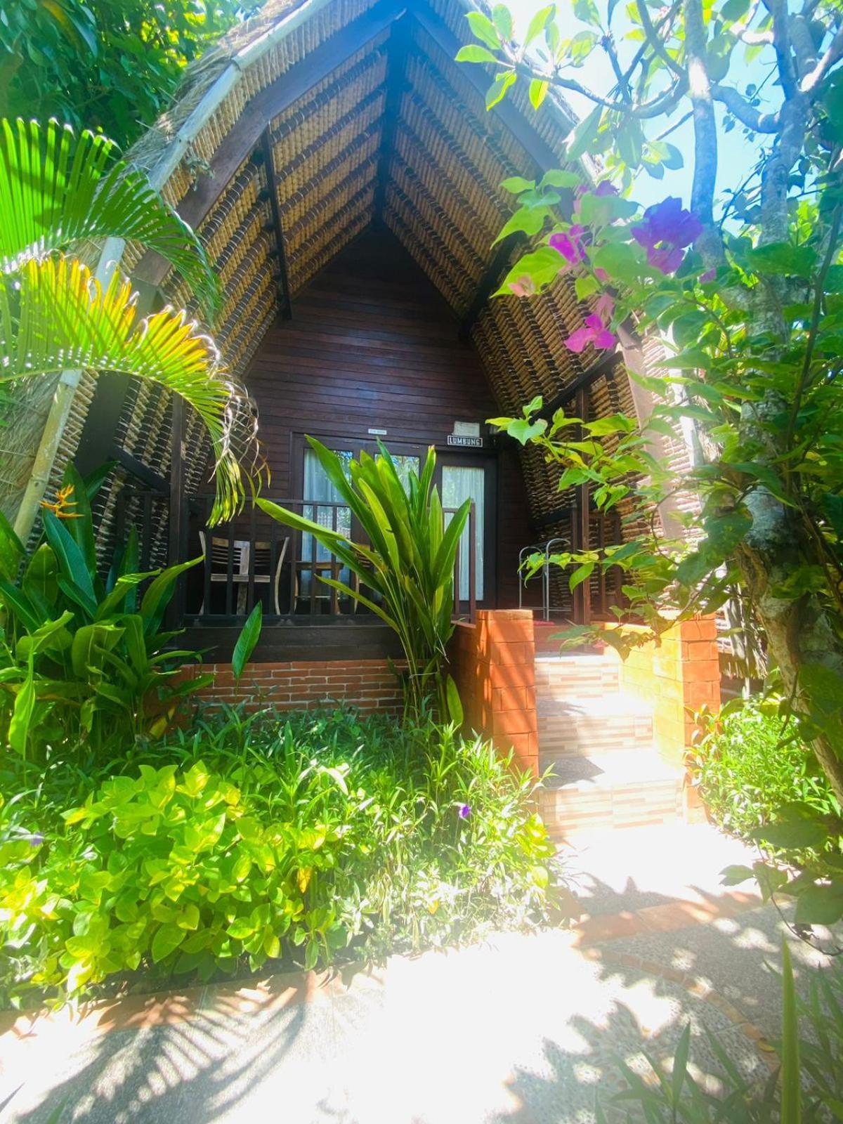 La Nusa Homestay RedPartner Toyapakeh Exterior foto