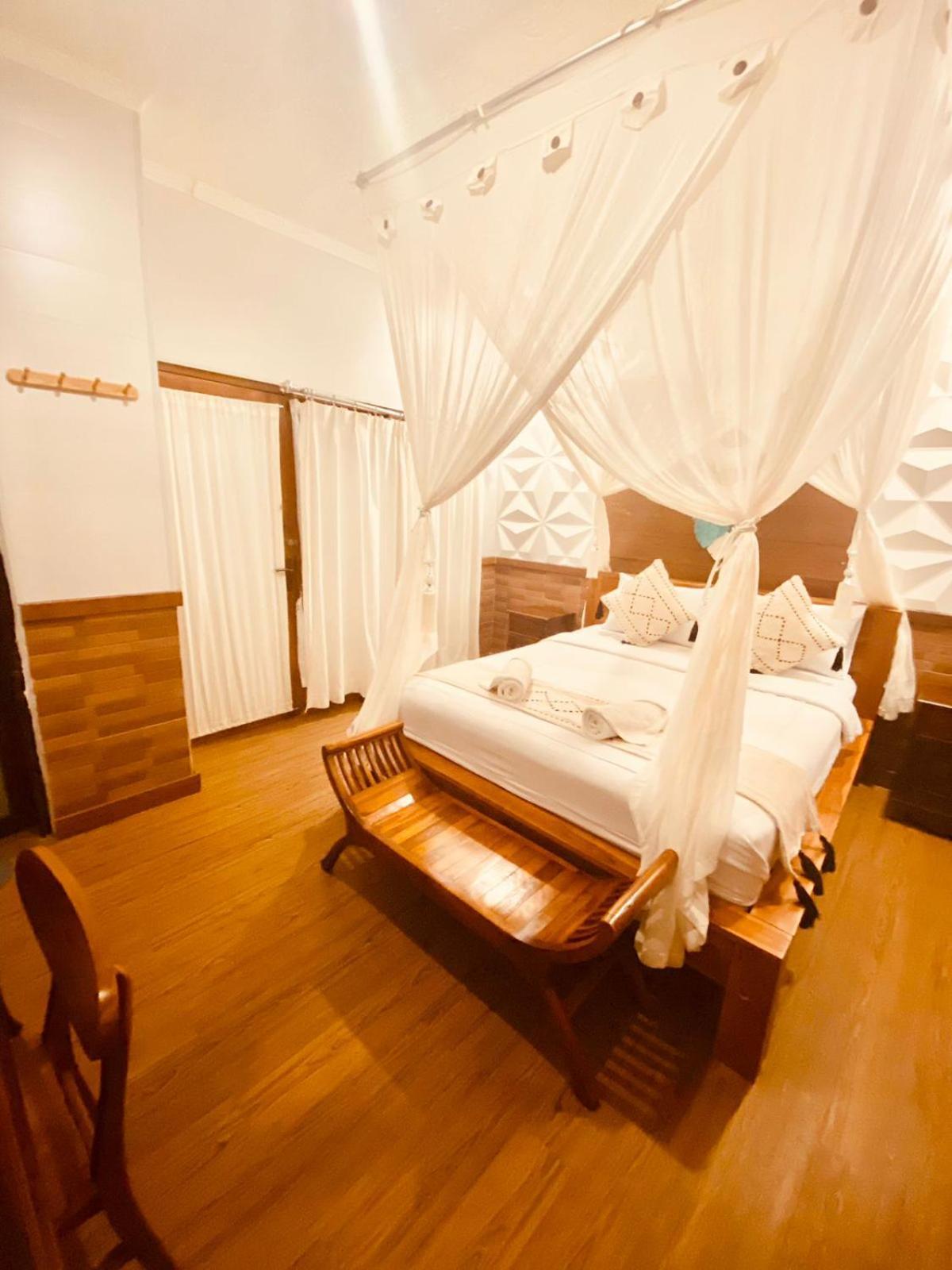 La Nusa Homestay RedPartner Toyapakeh Exterior foto