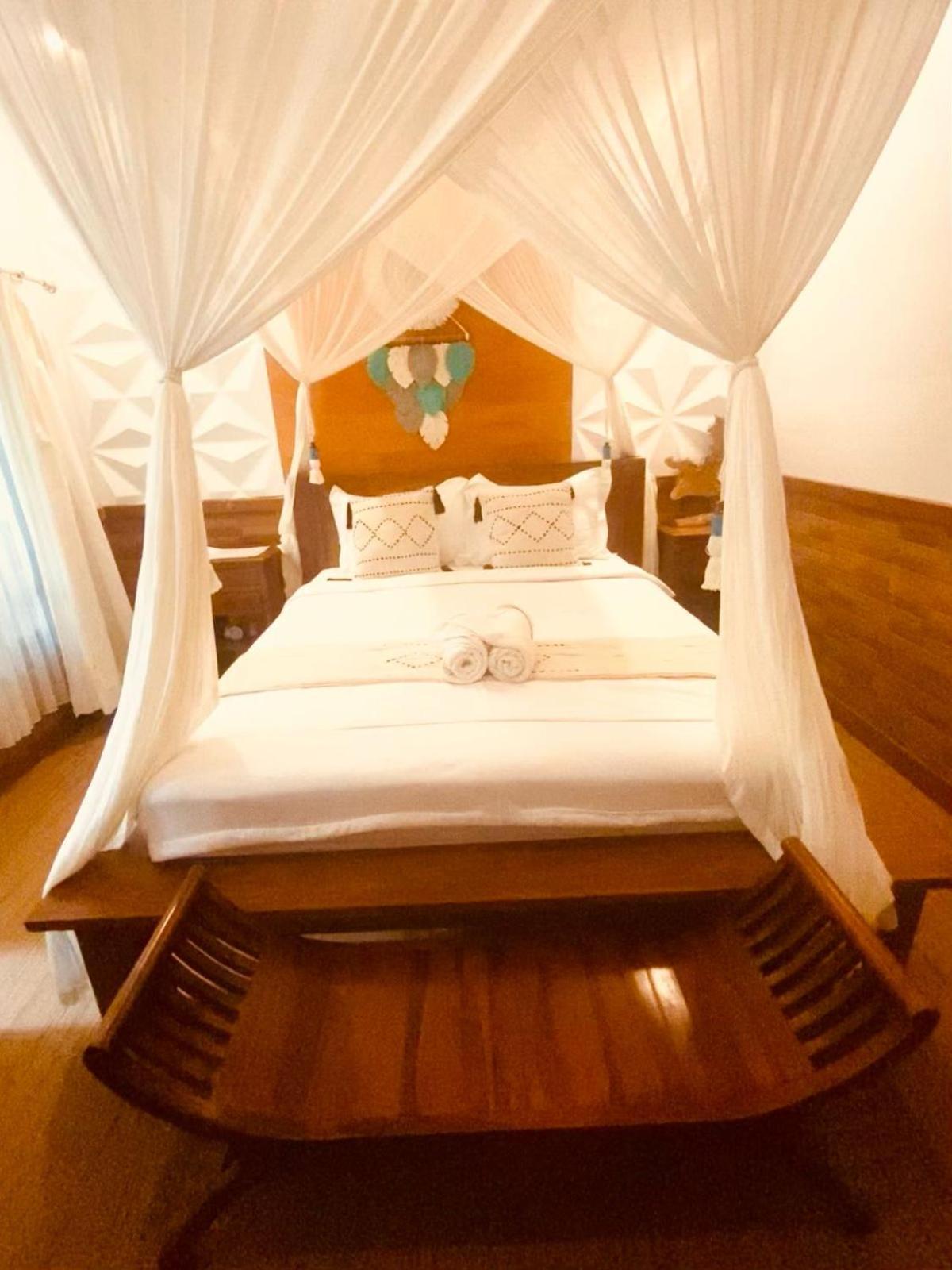 La Nusa Homestay RedPartner Toyapakeh Exterior foto
