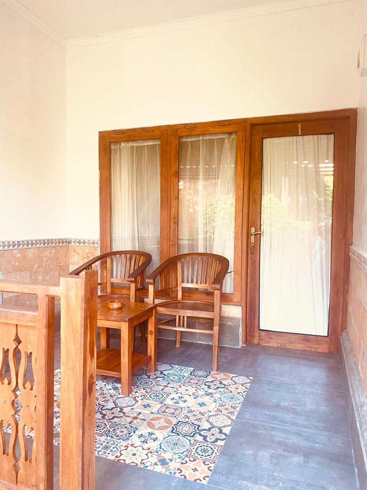 La Nusa Homestay RedPartner Toyapakeh Exterior foto