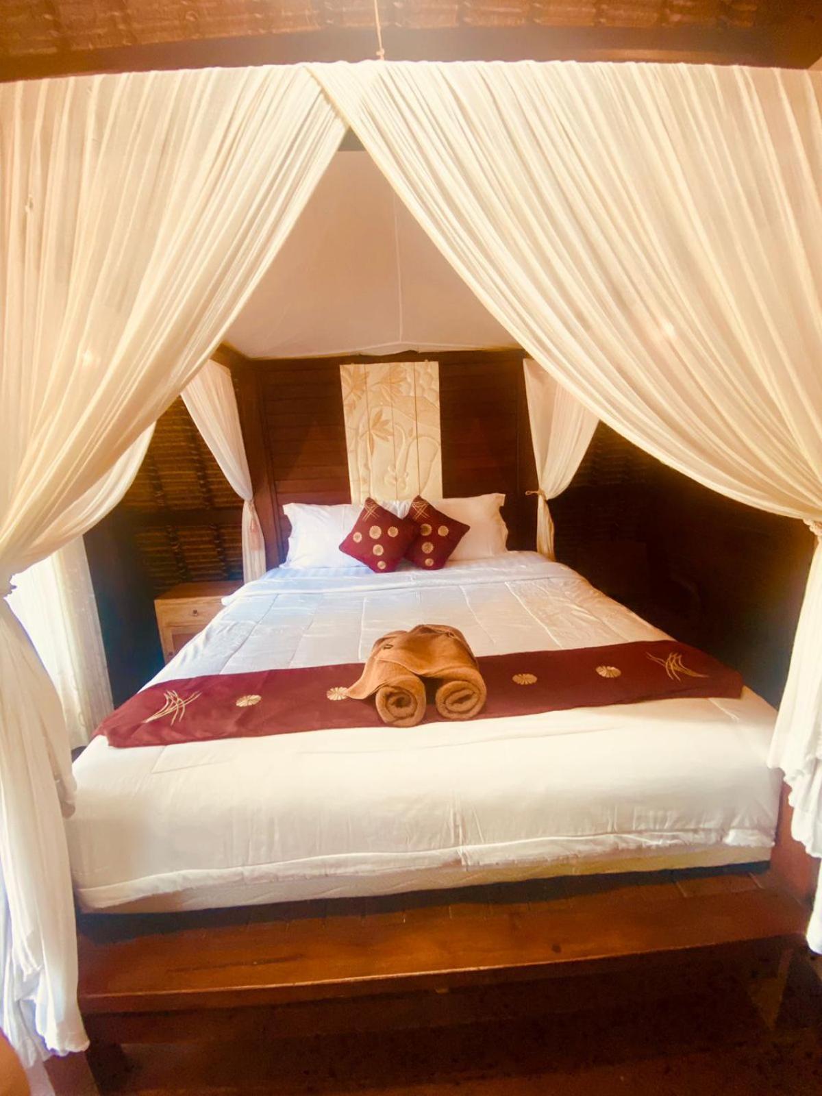 La Nusa Homestay RedPartner Toyapakeh Exterior foto