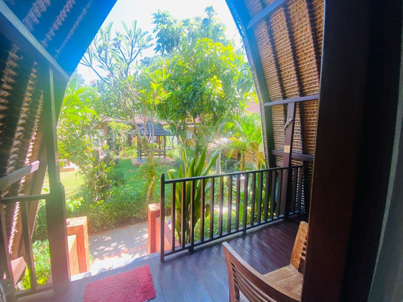 La Nusa Homestay RedPartner Toyapakeh Exterior foto