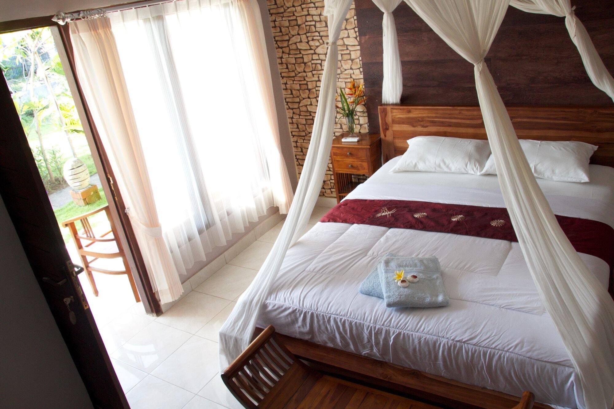 La Nusa Homestay RedPartner Toyapakeh Exterior foto